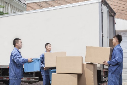 Final review of safe working practices for a moving service
